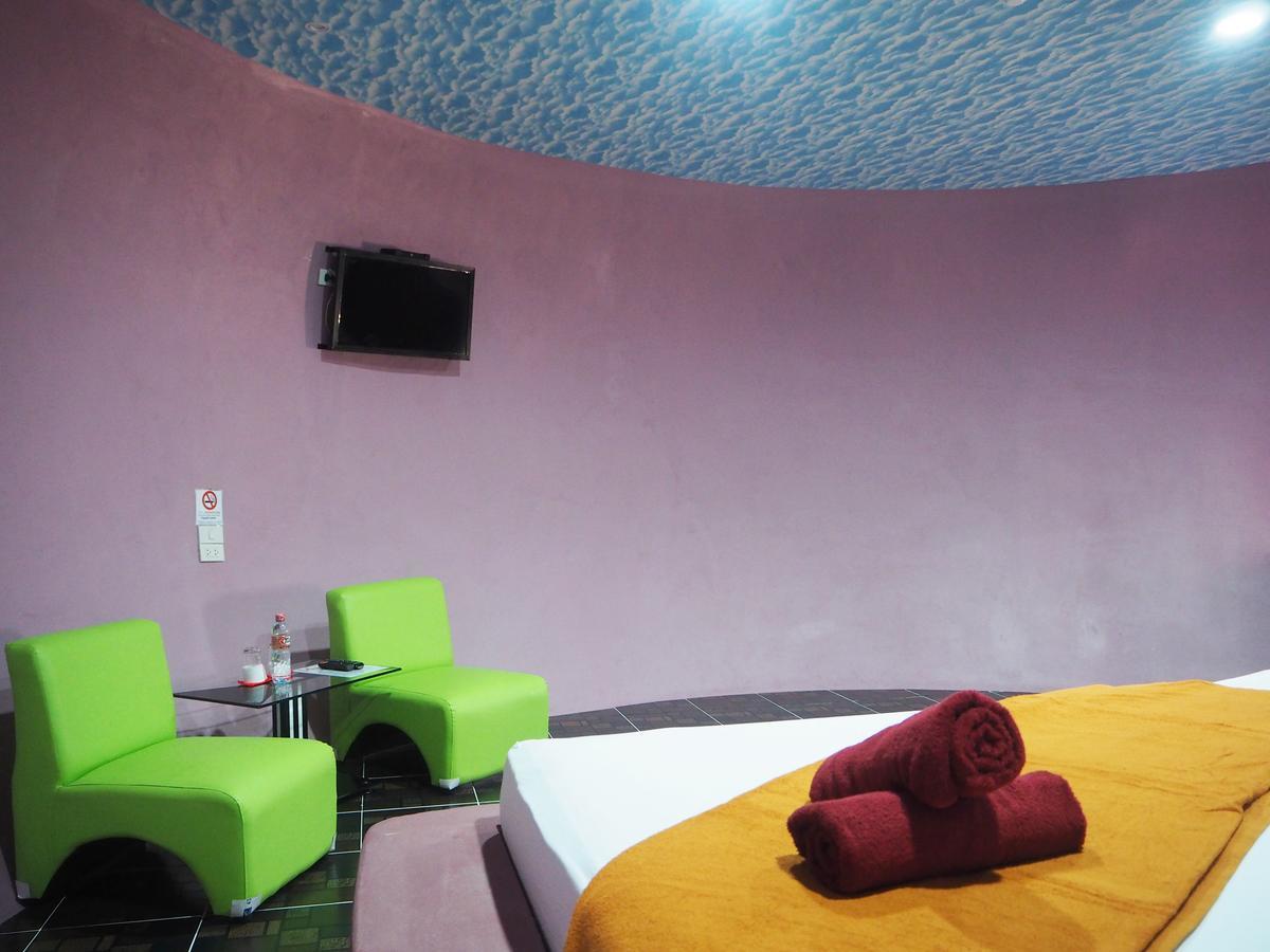Motel Fruit House Pattaya Bang Lamung Exterior foto