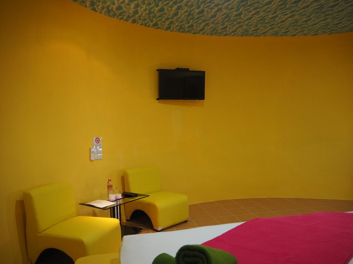 Motel Fruit House Pattaya Bang Lamung Exterior foto