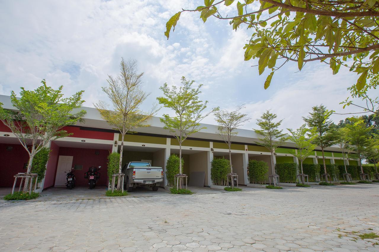 Motel Fruit House Pattaya Bang Lamung Exterior foto